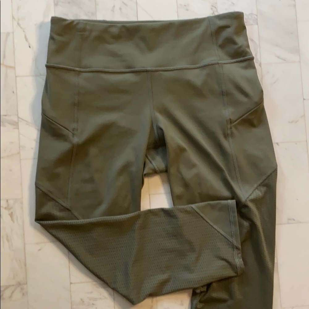 Size small Olive Athleta leggings